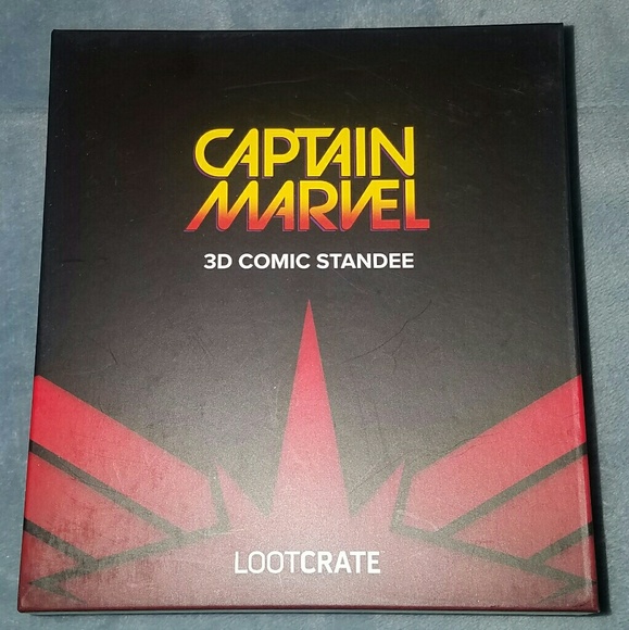 Marvel Other - Captain Marvel 3D comic Standee